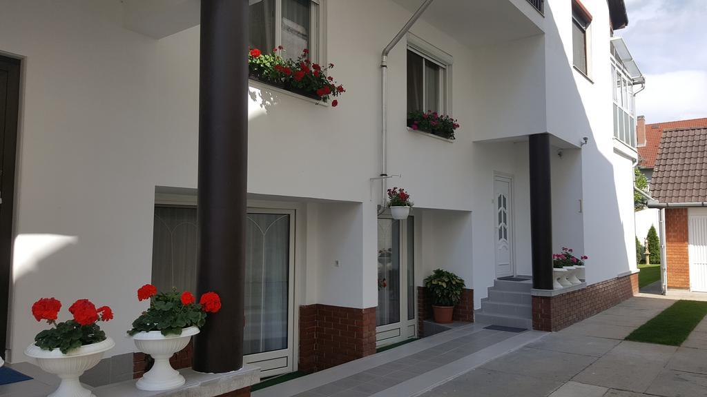 Anna vendégház Szeged Exterior foto